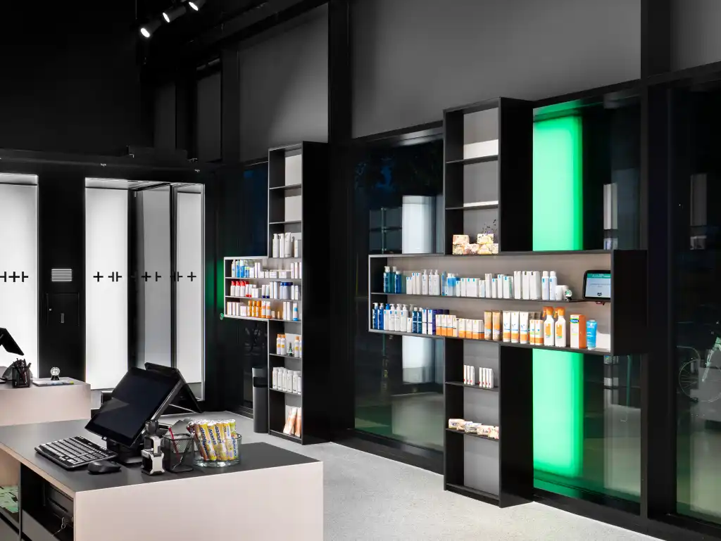 Leuchtende Kraft in der Glasfassade